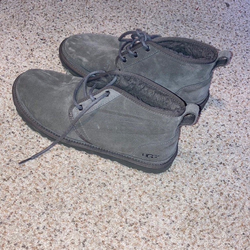 UGGS SIZE 9 WOMENS